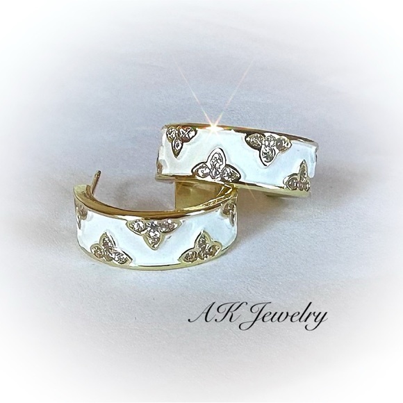 πWhite Inlay Earrings Floral Motif, Stones, Pierced Earrings Gold Plated Clover - Picture 1 of 5
